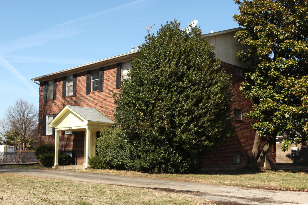 3418 Breckenridge Ln in Louisville, KY - Building Photo