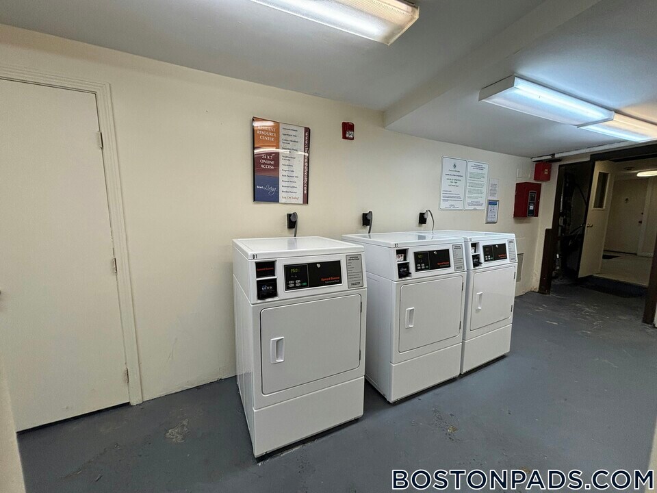 1539 Beacon St in Brookline, MA - Building Photo
