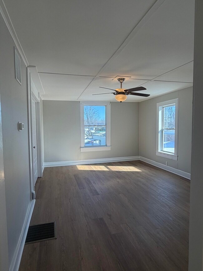 209 Kingsley Rd, Unit 1F in Burnt Hills, NY - Building Photo - Building Photo