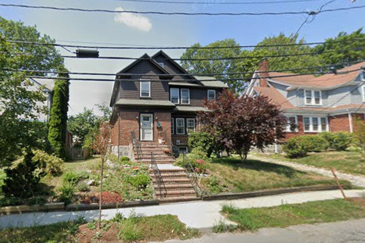 203 Ellery Ct, Unit 1 in Chestnut Hill, MA - Foto de edificio