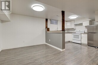 45 Bond St in Kitchener, ON - Building Photo - Building Photo