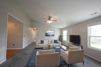 7657 Scatter Woods Ln in Indianapolis, IN - Foto de edificio - Building Photo