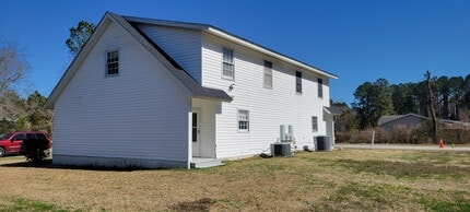 5426 Sidbury Rd in Castle Hayne, NC - Building Photo - Building Photo