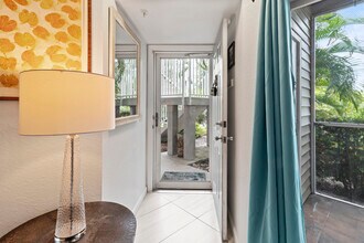 850 S Tamiami Trl, Unit 407 in Sarasota, FL - Building Photo - Building Photo