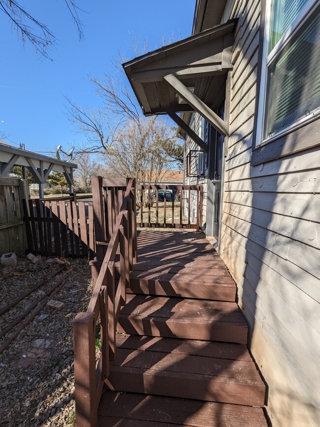 534 E Sycamore St in Sherman, TX - Foto de edificio - Building Photo