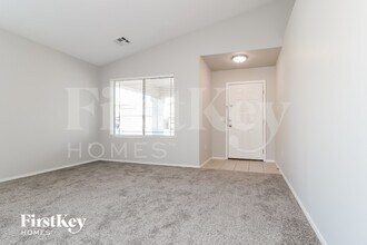 11233 W Locust Ln in Avondale, AZ - Building Photo - Building Photo