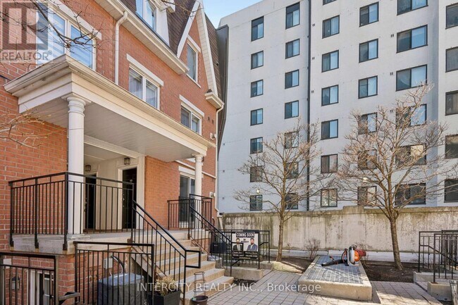property at 10 Laidlaw St