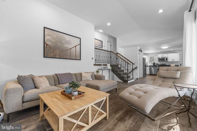 property at 191 Lakeshore Dr