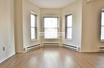 24 St Germain St in Boston, MA - Building Photo - Building Photo