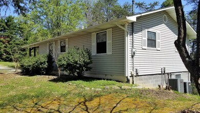2361 Forge Hideaway Loop in Sevierville, TN - Foto de edificio - Building Photo