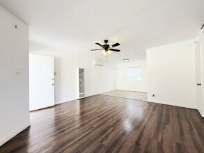 1343 W 36th St, Unit 1343 west 36th street in Los Angeles, CA - Building Photo - Building Photo