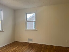 152 Emily Ave in Elmont, NY - Building Photo - Building Photo