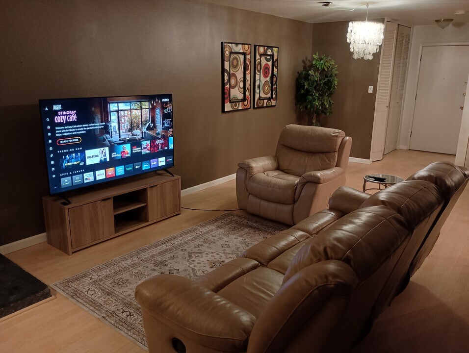 700 N Washington St in Denver, CO - Building Photo