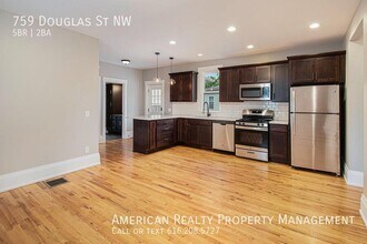 759 Douglas St NW in Grand Rapids, MI - Building Photo - Building Photo