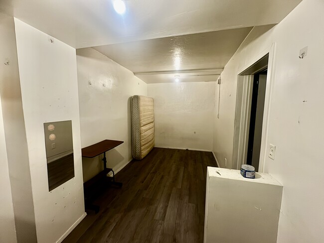 547 Gayley Ave in Los Angeles, CA - Building Photo - Building Photo