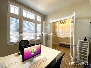 224 E Pace Ln in North Salt Lake, UT - Building Photo - Building Photo