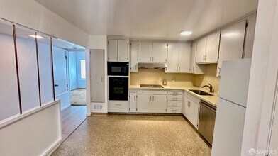 52 Genoa Pl in San Francisco, CA - Building Photo - Building Photo