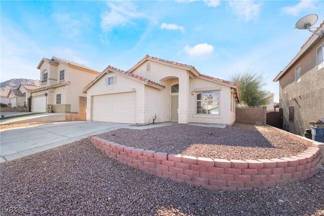 6585 Bush Clover Ln in Las Vegas, NV - Building Photo - Building Photo