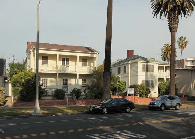 423-429 Ocean Ave in Santa Monica, CA - Building Photo - Building Photo