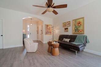 123 Wakulla Springs Way in Royal Palm Beach, FL - Building Photo - Building Photo