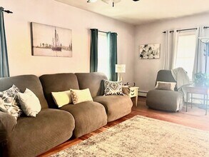 96 Pavilion Ave in Rumford, RI - Building Photo - Building Photo