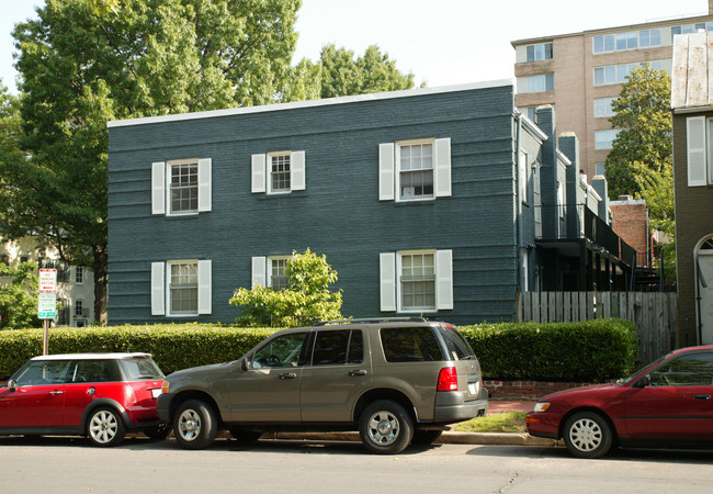 903-907 25th St NW in Washington, DC - Building Photo - Building Photo