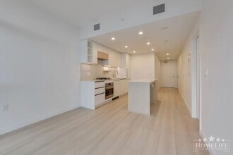 13573-1398A 98a Ave in Surrey, BC - Building Photo - Building Photo