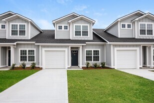 1008 Walker Point Way in Brunswick, GA - Building Photo