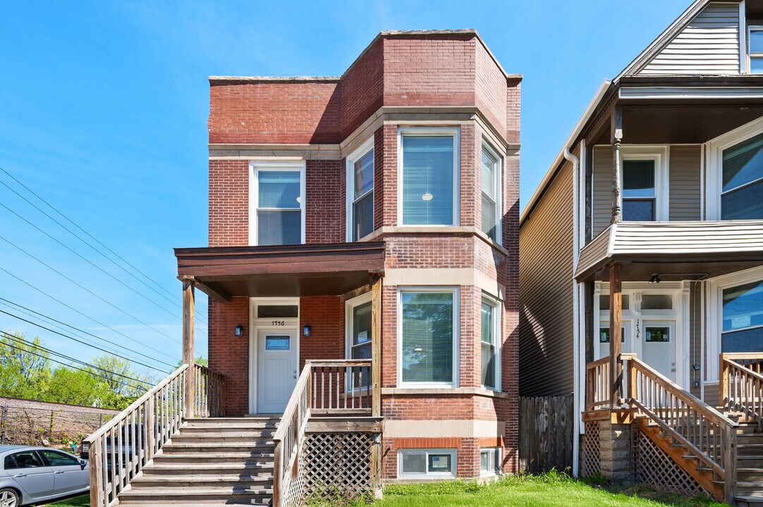 1756 W School St in Chicago, IL - Building Photo