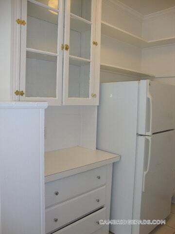 22 Chauncey St, Unit 23 in Watertown, MA - Foto de edificio - Building Photo