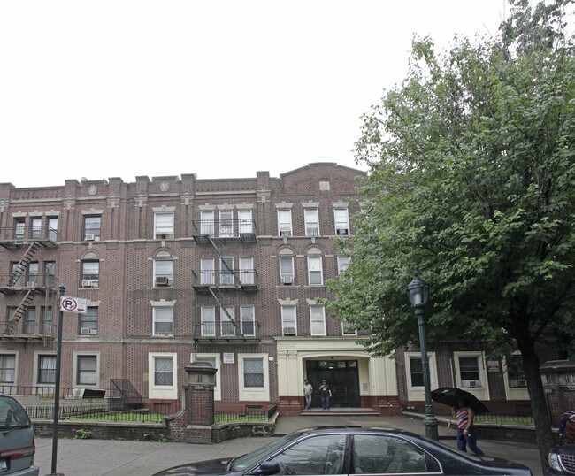 1052 Eastern Pky in Brooklyn, NY - Building Photo - Building Photo