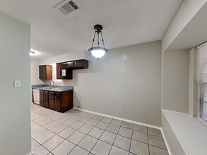 4315 Sloangate Dr in Spring, TX - Foto de edificio - Building Photo