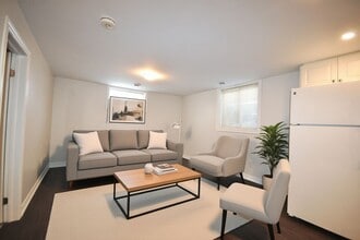 40 Newton St in Barrie, ON - Building Photo - Building Photo