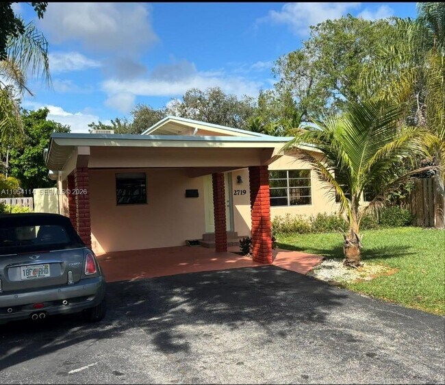 2719 Taylor St in Hollywood, FL - Building Photo - Building Photo