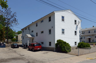 39 Valley St in Central Falls, RI - Building Photo - Building Photo