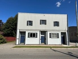 423 E Portage Ave, Unit 2 in Sault Ste. Marie, MI - Building Photo
