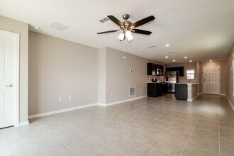 4295 Sunny Creek Pl in Kissimmee, FL - Foto de edificio - Building Photo