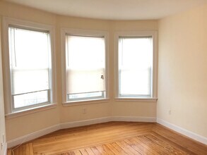 54 Ashford St, Unit #4 in Boston, MA - Foto de edificio - Building Photo