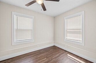 714 S Thomas Ave-Unit -714 S. Thomas Ave Unt A in Springfield, MO - Foto de edificio - Building Photo