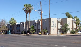 Imperial Arms in Phoenix, AZ - Building Photo