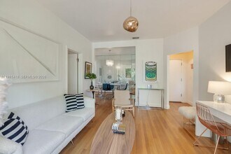 739 11th St in Miami Beach, FL - Building Photo - Building Photo