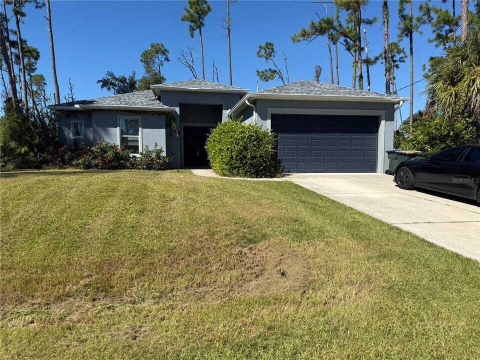 2143 Nabble Ln in North Port, FL - Building Photo
