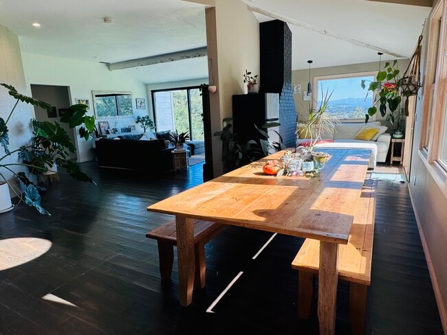 7605 Atkinson Rd in Sebastopol, CA - Building Photo - Building Photo