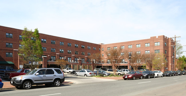 The Richmond Dairy Apartments in Richmond, VA - Foto de edificio - Building Photo