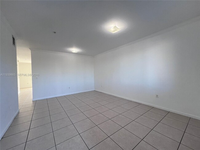 17350 NW 67th Ave in Hialeah, FL - Building Photo - Building Photo
