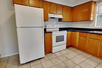 15117 Avalon Ave in Clearwater, FL - Foto de edificio - Building Photo
