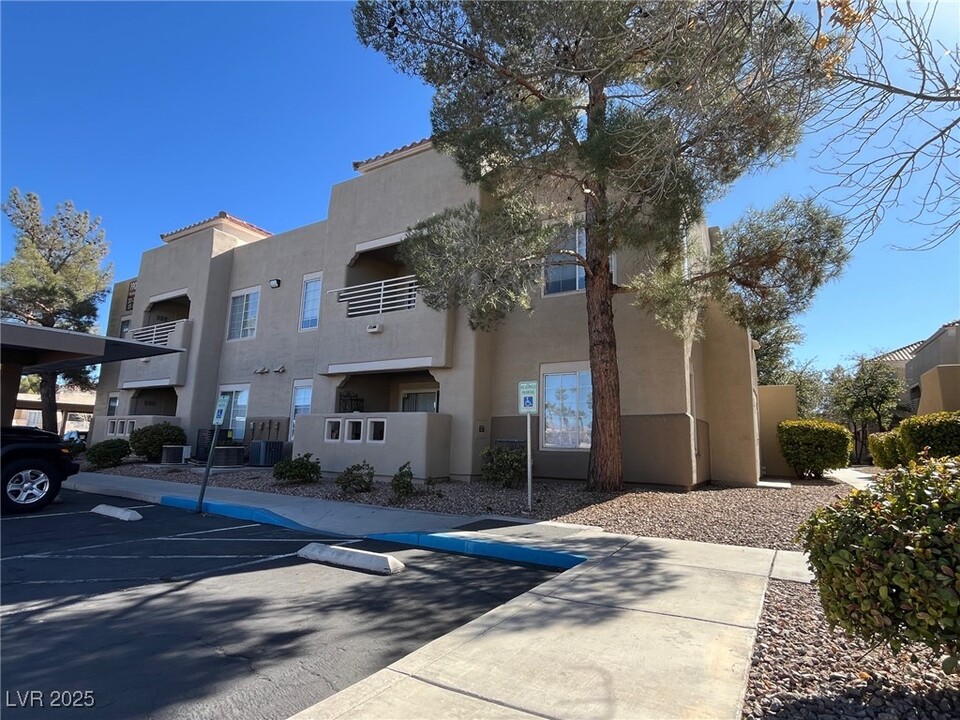 1909 Villa Palms Ct in Las Vegas, NV - Building Photo