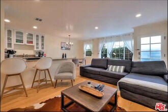 1111 11th St in Santa Monica, CA - Building Photo - Building Photo