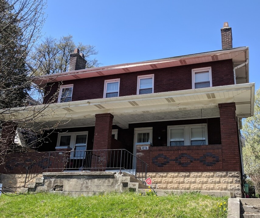 1607 Jancey St in Pittsburgh, PA - Foto de edificio