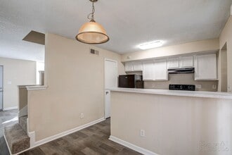 Towne at Lakewood Heights in Atlanta, GA - Foto de edificio - Building Photo
